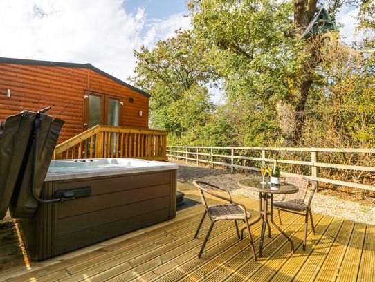 Wold View Holiday Park hot tub lodges